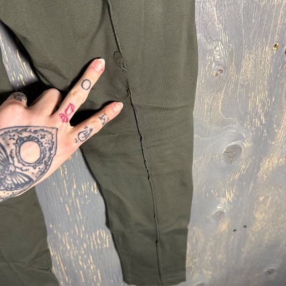 Legging Style pants - Picture 8 of 10